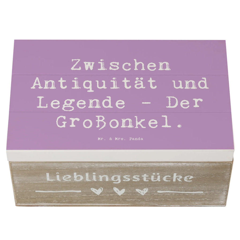 Holzkiste Spruch Zwischen Antiquität und Legende - Der Großonkel. Schatulle, Aufbewahrungsbox, Holzkiste, Geschenkdose, Kiste, Erinnerungsbox, Schatzkiste, Dekokiste, Geschenkbox, Erinnerungskiste, Truhe, XXL, Familie, Vatertag, Muttertag, Bruder, Schwester, Mama, Papa, Oma, Opa