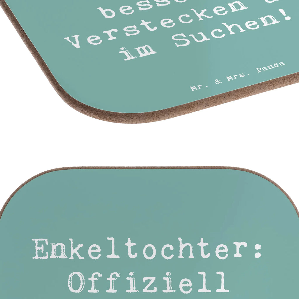 Square coaster Saying Enkeltochter: Offiziell besser im Verstecken als im Suchen! Untersetzer, Bierdeckel, Glasuntersetzer, Untersetzer Gläser, Getränkeuntersetzer, Untersetzer aus Holz, Untersetzer für Gläser, Korkuntersetzer, Untersetzer Holz, Holzuntersetzer, Tassen Untersetzer, Untersetzer Design, Familie, Vatertag, Muttertag, Bruder, Schwester, Mama, Papa, Oma, Opa