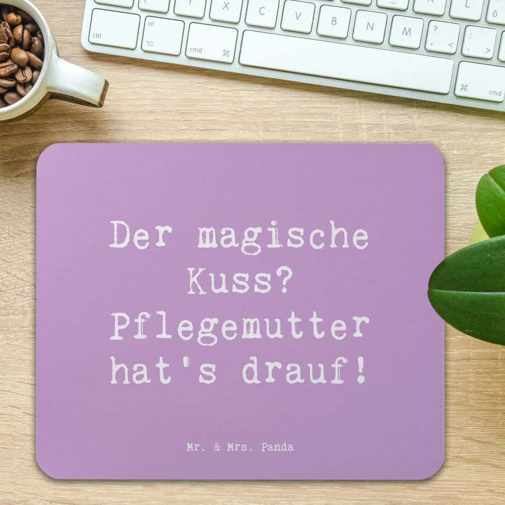 Mouse mat Saying Der magische Kuss? Pflegemutter hat's drauf! Mousepad, Computer zubehör, Büroausstattung, PC Zubehör, Arbeitszimmer, Mauspad, Einzigartiges Mauspad, Designer Mauspad, Mausunterlage, Mauspad Büro, Familie, Vatertag, Muttertag, Bruder, Schwester, Mama, Papa, Oma, Opa