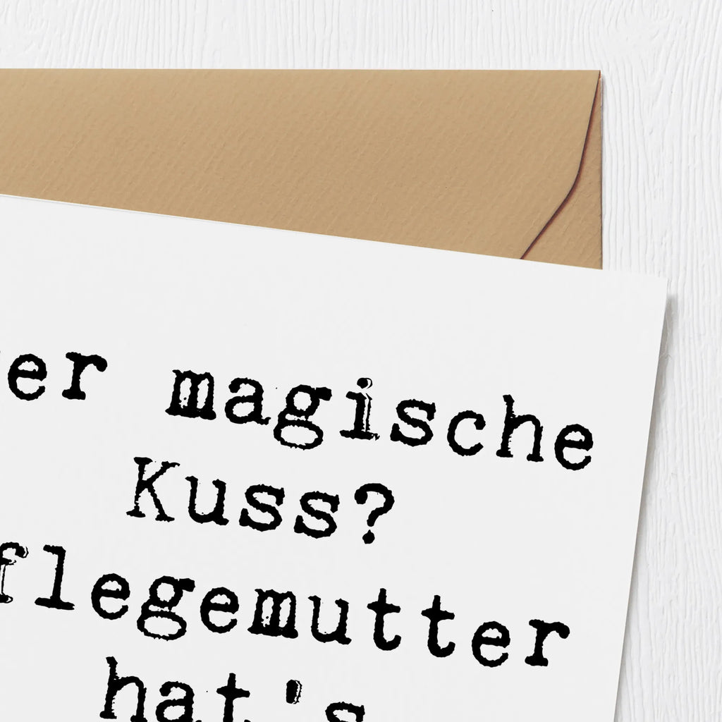 Deluxe Card Saying Der magische Kuss? Pflegemutter hat's drauf! Einladungskarte, Karte, Klappkarte, Geburtstagskarte, Hochwertige Klappkarte, Hochwertige Grußkarte, Hochzeitskarte, Grußkarte, Glückwunschkarte, Familie, Vatertag, Muttertag, Bruder, Schwester, Mama, Papa, Oma, Opa