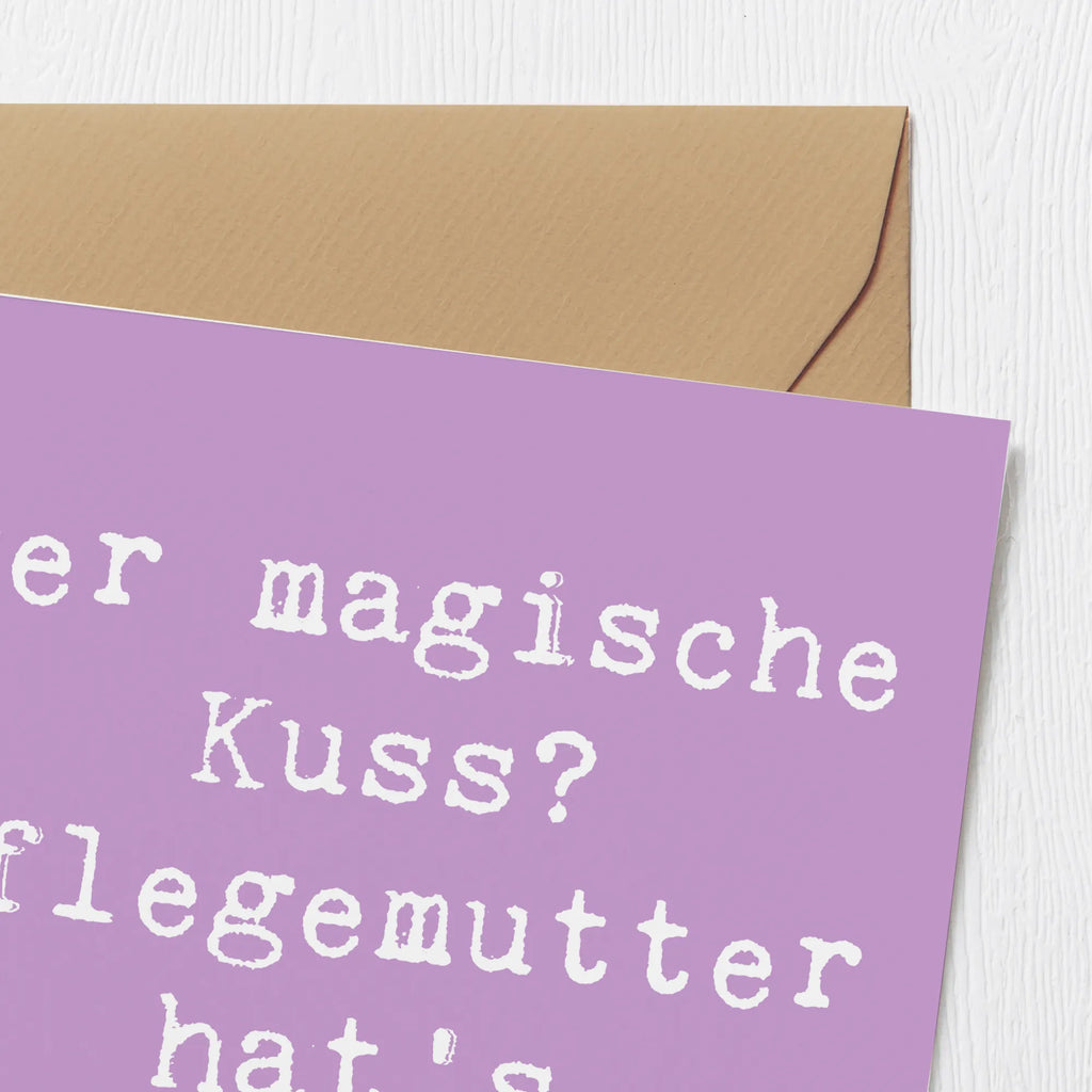Deluxe Card Saying Der magische Kuss? Pflegemutter hat's drauf! Einladungskarte, Karte, Klappkarte, Geburtstagskarte, Hochwertige Klappkarte, Hochwertige Grußkarte, Hochzeitskarte, Grußkarte, Glückwunschkarte, Familie, Vatertag, Muttertag, Bruder, Schwester, Mama, Papa, Oma, Opa