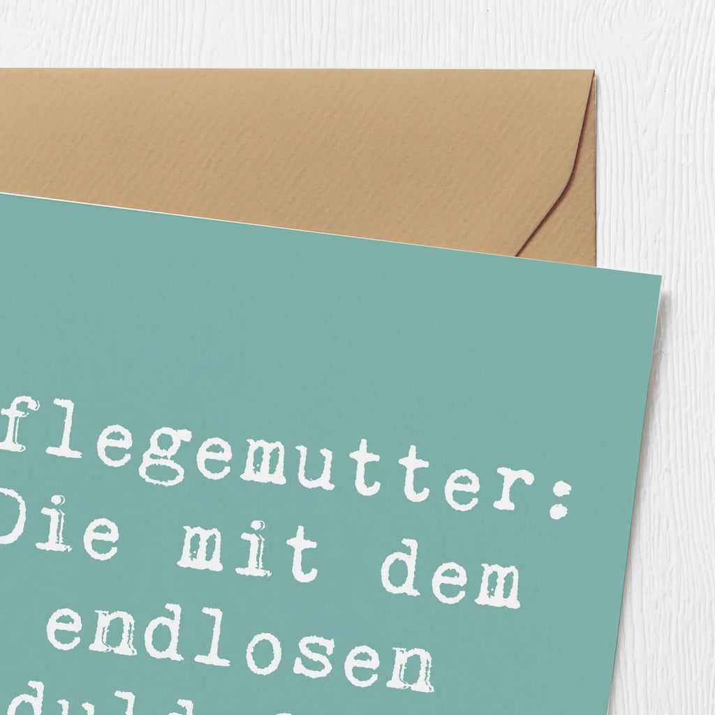 Deluxe Card Saying Pflegemutter: Die mit dem endlosen Geduldsfaden. Geburtstagskarte, Karte, Klappkarte, Einladungskarte, Hochwertige Grußkarte, Hochwertige Klappkarte, Glückwunschkarte, Grußkarte, Hochzeitskarte, Familie, Vatertag, Muttertag, Bruder, Schwester, Mama, Papa, Oma, Opa