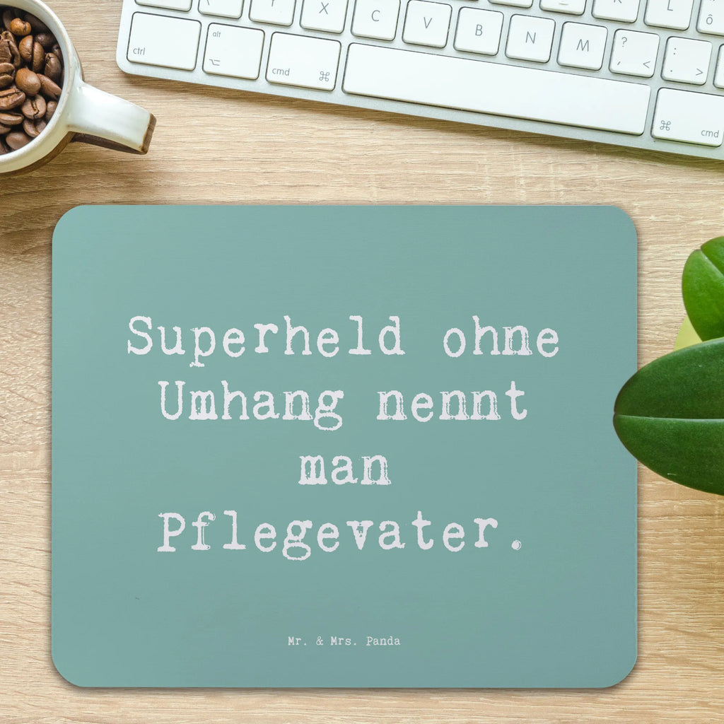 Mouse mat Saying Superheld ohne Umhang nennt man Pflegevater. Mousepad, Computer zubehör, Büroausstattung, PC Zubehör, Arbeitszimmer, Mauspad, Einzigartiges Mauspad, Designer Mauspad, Mausunterlage, Mauspad Büro, Familie, Vatertag, Muttertag, Bruder, Schwester, Mama, Papa, Oma, Opa