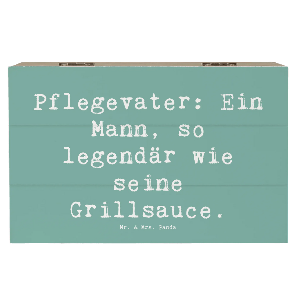 Holzkiste Spruch Pflegevater Legende Geschenkbox, Truhe, Kiste, XXL, Aufbewahrungsbox, Schatulle, Erinnerungskiste, Dekokiste, Holzkiste, Geschenkdose, Erinnerungsbox, Schatzkiste, Familie, Vatertag, Muttertag, Bruder, Schwester, Mama, Papa, Oma, Opa