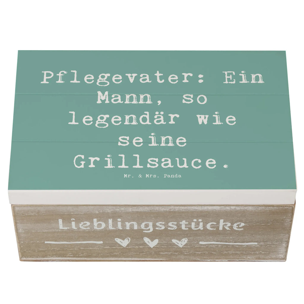Holzkiste Spruch Pflegevater Legende Geschenkbox, Truhe, Kiste, XXL, Aufbewahrungsbox, Schatulle, Erinnerungskiste, Dekokiste, Holzkiste, Geschenkdose, Erinnerungsbox, Schatzkiste, Familie, Vatertag, Muttertag, Bruder, Schwester, Mama, Papa, Oma, Opa