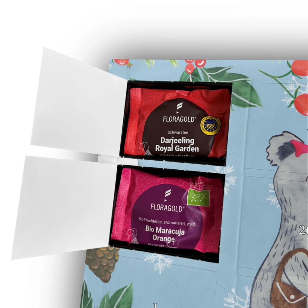 Personalisierter Tee Adventskalender Koala Familie zwei Personalisierter Tee Adventskalender, Mama, Oma, Opa, Schwester, Papa, Bruder, Muttertag, Vatertag, Familie, Koalabär, Koalafamilie, Lieblingsfamilie, Koala, Beste Familie, Familienleben, Familienzeit