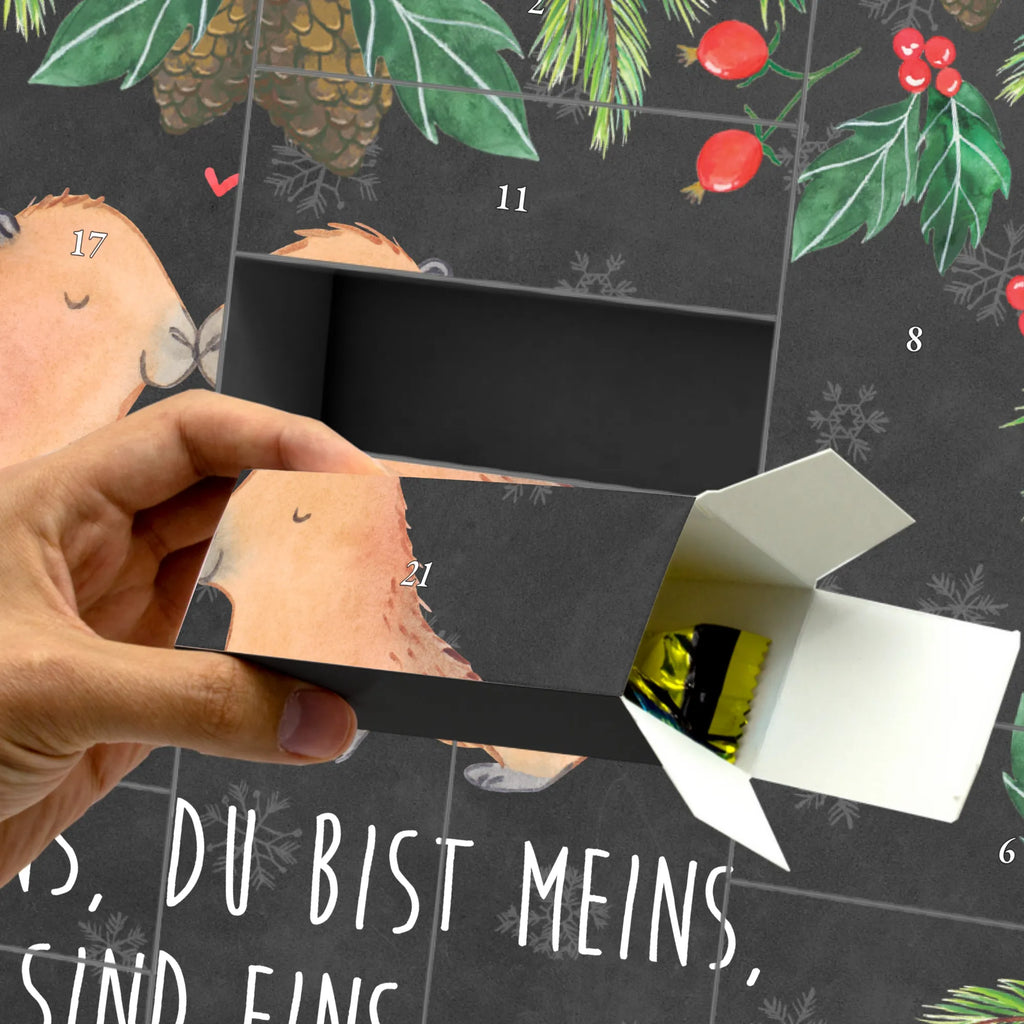 Weihnachtskalender Capybara Liebe Kalender Zum Befüllen, Adventskalender Boxen, Geschenkekalender, Erwachsenen Adventskalender, Schachtel Adventskalender, Adventskalender Schachtel, Adventskalender Karton, Weihnachtskalender Selbst Befüllen, Adventskalender Zum Aufstellen, Karton Adventskalender, Leerer Adventskalender, Weihnachtskalender Boxen, Adventskalender Deko, Adventskalender Zum Befüllen, Befüllbarer Adventskalender, Adventskalender, Weihnachtskalender Schachteln, Geschenke Adventskalender, Weihnachtskalender Zum Befüllen, Adventskalender für Erwachsene, Adventskalender 24 Boxen, Diy Adventskalender, Adventskalender Selbst Befüllen, Adventskalender leer, Adventskalender Zum Füllen, Bastel Adventskalender, Adventskalender Box, Adventskalender Zum Selbst Befüllen, Adventskalender Schachteln, Adventskalender ohne Inhalt, Adventskalender mit 24 Schachteln, Tisch Adventskalender, Weihnachtskalender, Tiermotive, Tiere, Gute Laune, Lustige Sprüche, Ehejubiläum, Capybara, Handgezeichnet, Ich Bin Deins, Jahrestag, Herzlich, Beziehung, Liebesbeweis, Tierliebe, Valentinstag, Romantisches Geschenk, Kuschel Capybaras, Partnertiere, Liebe, Du Bist Meins, Liebesspruch, Geschenkidee, Verschmolzen, Paar, Verliebt