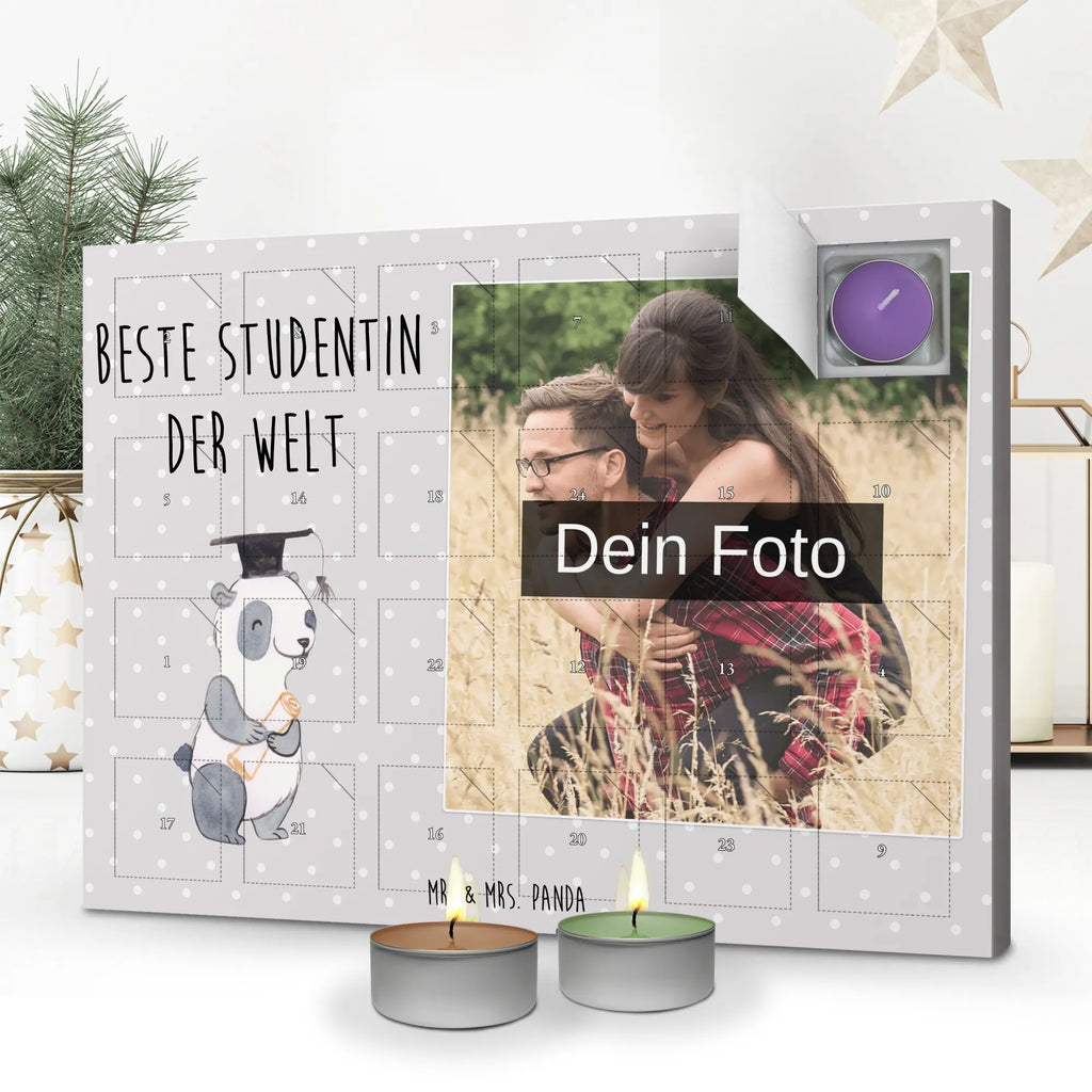 Personalisierter Duftkerzen Foto Adventskalender Pinguin Beste Studentin der Welt Personalisierter Duftkerzen Foto Adventskalender, Geschenkidee, Geschenk, Schenken, Mitbringsel, Geburtstag, Geburtstagsgeschenk, für, Danke, Dankeschön, Bedanken, Freude machen, Geschenktipp, Witzig, Alumni, Abschluss, Studienabschluss, Tochter, Universität, Studentin, Studenten, Spaß, Musterschülerin, Lustig, Hochschule, Studium, Uni
