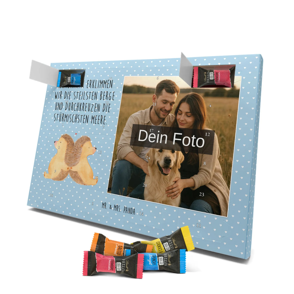 Personalisierter Schoko Foto Adventskalender Igel händchenhaltend Personalisierter Schoko Foto Adventskalender, Partner, Ehemann, Freundin, Ehefrau, Liebesgeschenk, Freund, Hocheitstag, Jahrestag, Heiratsantrag, Verlobung, Liebe, Heiraten, Hochzeit, Igel, Love, Gemeinsamkeit, Hand in Hand, Liebesbotschaft, Igelliebe, Große Liebe, Lieblingsmensch, Liebesbeweis, Geschenk für Zwei