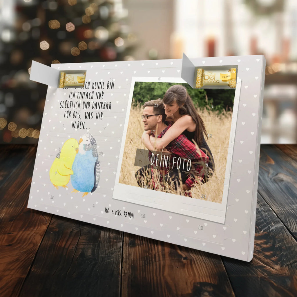 Personalisierter Marzipan Foto Adventskalender Wellensittich Liebe Personalisierter Marzipan Foto Adventskalender, Liebe, Partner, Freund, Freundin, Ehemann, Ehefrau, Heiraten, Verlobung, Heiratsantrag, Liebesgeschenk, Jahrestag, Hocheitstag, Kuscheln, Vertrauen, Wellensittich, Vögel, Nähe