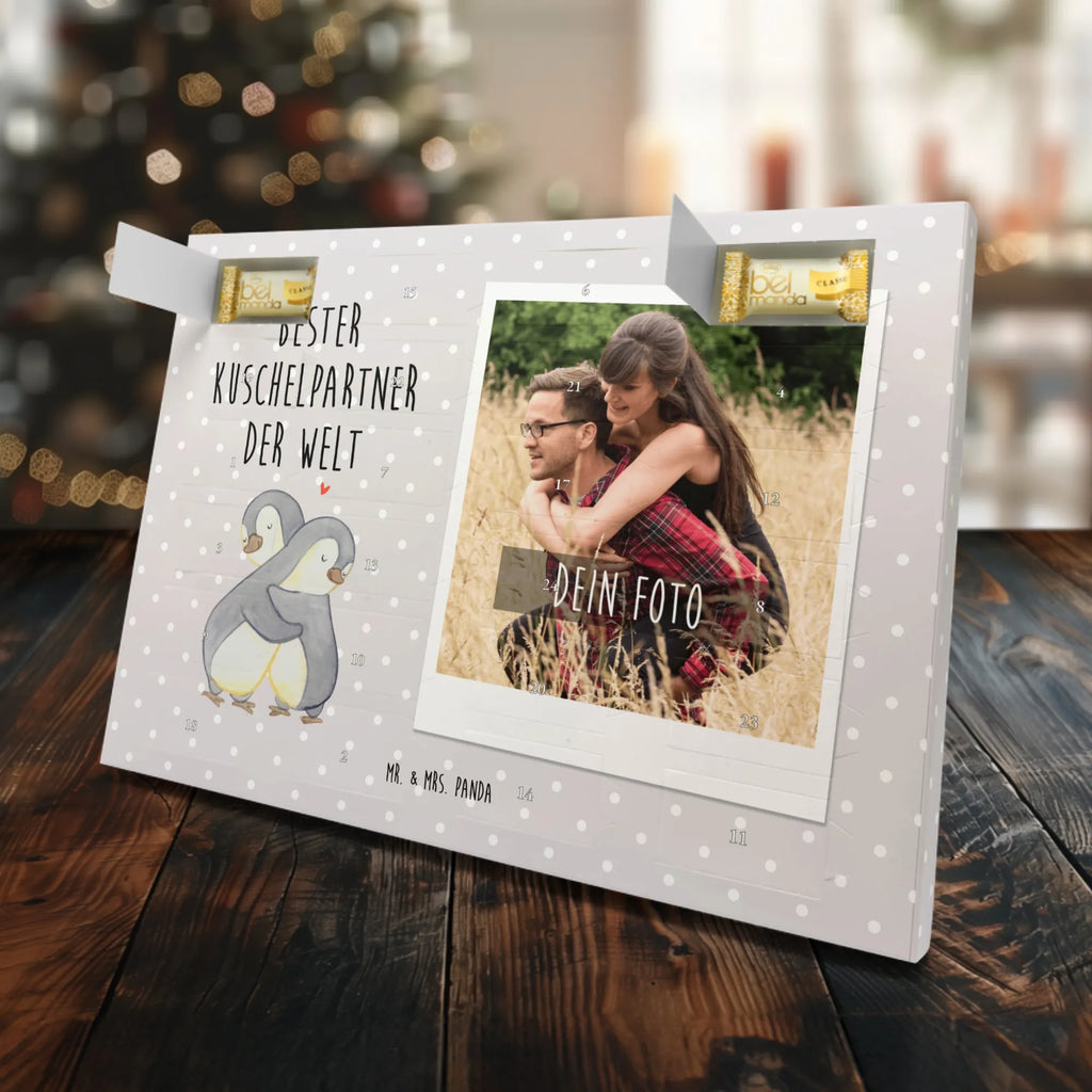 Personalisierter Marzipan Foto Adventskalender Pinguin Bester Kuschelpartner der Welt Personalisierter Marzipan Foto Adventskalender, für, Dankeschön, Geschenk, Schenken, Geburtstag, Geburtstagsgeschenk, Geschenkidee, Danke, Bedanken, Mitbringsel, Freude machen, Geschenktipp, Hochzeitstag, verliebt, Freund, Partner, Ehepartner, Ehefrau, Kuschelpartner, Kuscheln, Bett, Liebe, Freundin, Ehemann, Lebenspartner