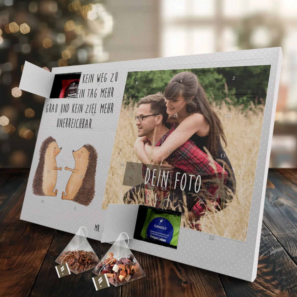 Personalisierter Tee Foto Adventskalender Igel Liebe Personalisierter Tee Foto Adventskalender, Freundin, Freund, Liebe, Liebesgeschenk, Jahrestag, Verlobung, Partner, Ehemann, Ehefrau, Heiraten, Heiratsantrag, Hocheitstag, Liebesbeweis, Verliebt, Igel, Geschenk, Hochzeitstag, Verlobt, Verheiratet, Hochzeit