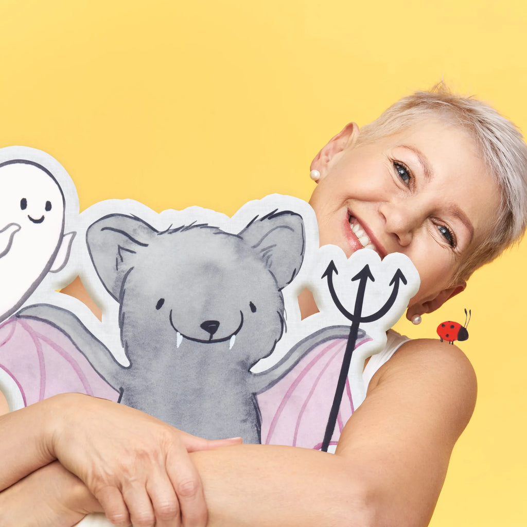 Poduszka dla zwierząt Nietoperz Drakula Kuscheltier Mit Kissenfunktion, Kuscheltier Mit Füllung, Kissen Für Jungen, Kissen Für Mädchen, Plüschtier Kissen, Kissen Für Kleinkinder, Plüschkissen, Kuschelkissen Für Reisen, Tierkissen, Kuschelkissen, Einschlafhilfe Kissen Tier, Weiches Kissen Kuscheltier, Kuscheltier Kissen Tierform, Kissen Für Kinder, Schlafkissen Tiermotiv, Kissen Spielzeug, Kissen Kuscheltier Handgemacht, Kuschelkissen Für Zuhause, Multifunktionales Kuschelkissen, Schmusekissen, Kuscheltier Kissen, Schmusetier Kissen, Kinderkissen Mit Tier, Kissen Und Kuscheltier In Einem, Kuscheltier Kissen Liebevoll Gestaltet, Kissen Für Babys, Kissen Kuscheltier, Geschenk Kissen Kind, Kuschelkissen Geschenkidee, Kuschelkissen Aus Plüsch, Personalisierbares Kuschelkissen, Kissen Zum Kuscheln, Kissen Kuschelig Weich, Kissen Mit Tiermotiv, Kuschelkissen Mit Namen, Kissen Kuscheltier Waschbar, Kissen In Tierform, Tierfigur Kissen, Kuschelkissen Fürs Bett, Halloween, Deko, Martinssingen, Dekoration, Geschenke, Schenken