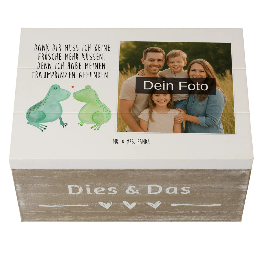 Personalizowana drewniana skrzynka na zdjęcia Żabia miłość Personalisierte Foto Holzkiste, Liebe, Partner, Freund, Freundin, Ehemann, Ehefrau, Heiraten, Verlobung, Heiratsantrag, Liebesgeschenk, Jahrestag, Hocheitstag, Frosch, Froschkönig, Verliebt, Hochzeitstag, Geschenk Hochzeit, Liebesbeweis, Fröschchen, Verlobt, Verheiratet, Frösche, Geschenk Freundin, Geschenk Freund
