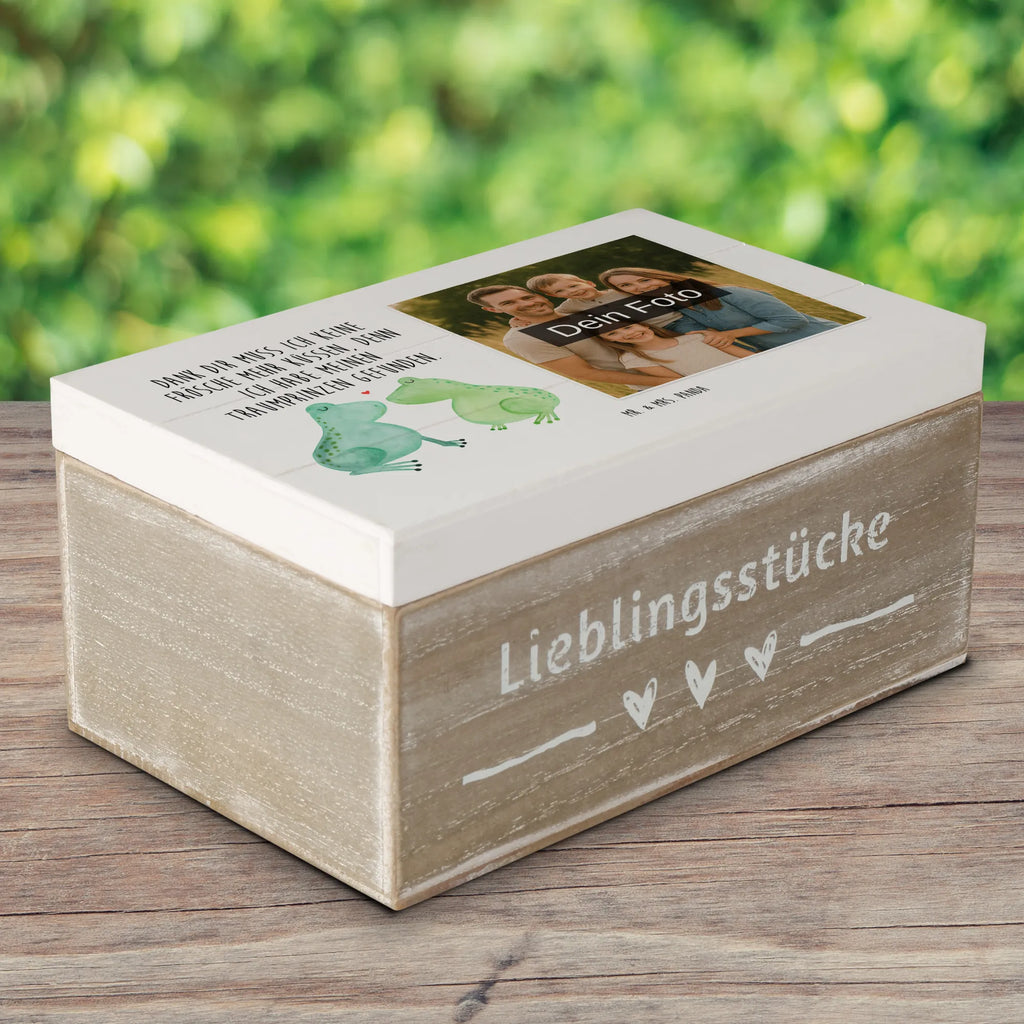 Personalizowana drewniana skrzynka na zdjęcia Żabia miłość Personalisierte Foto Holzkiste, Liebe, Partner, Freund, Freundin, Ehemann, Ehefrau, Heiraten, Verlobung, Heiratsantrag, Liebesgeschenk, Jahrestag, Hocheitstag, Frosch, Froschkönig, Verliebt, Hochzeitstag, Geschenk Hochzeit, Liebesbeweis, Fröschchen, Verlobt, Verheiratet, Frösche, Geschenk Freundin, Geschenk Freund