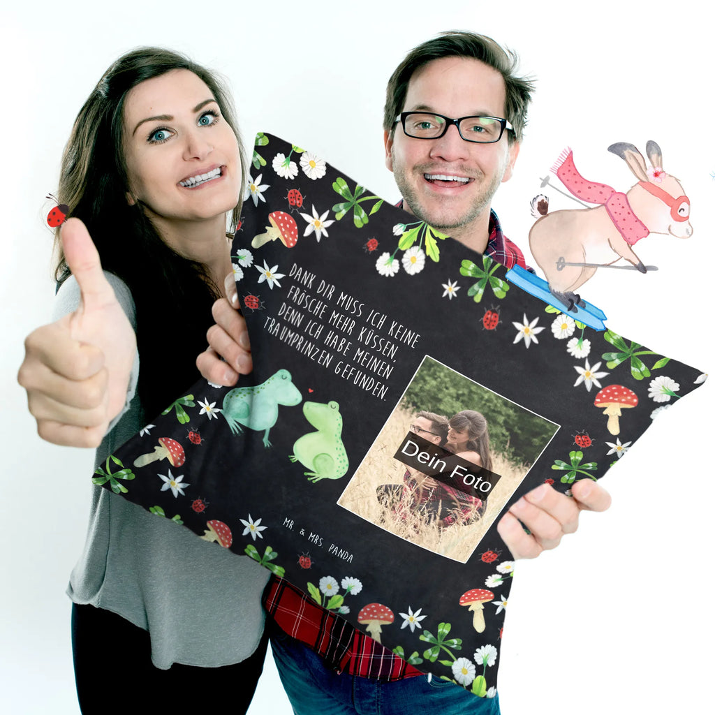 Personalized Photo Pillow Frogs in love Personalisiertes Foto Kissen, Liebe, Partner, Freund, Freundin, Ehemann, Ehefrau, Heiraten, Verlobung, Heiratsantrag, Liebesgeschenk, Jahrestag, Hocheitstag, Geschenk Hochzeit, Geschenk Freundin, Fröschchen, Geschenk Freund, Froschkönig, Frosch, Verliebt, Hochzeitstag, Liebesbeweis, Frösche, Verheiratet, Verlobt