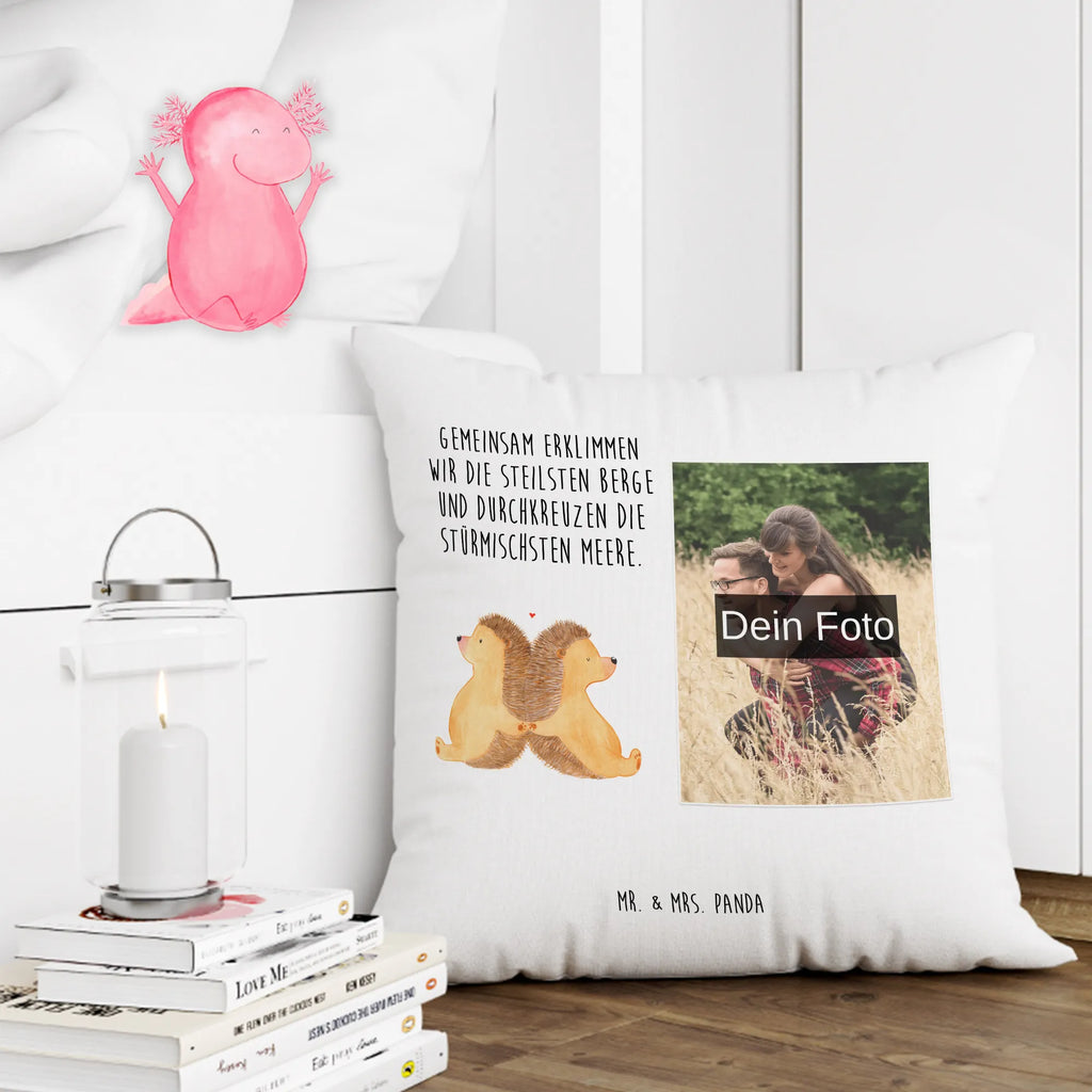 Personalized Photo Pillow Hedgehogs holding hands Personalisiertes Foto Kissen, Liebe, Partner, Freund, Freundin, Ehemann, Ehefrau, Heiraten, Verlobung, Heiratsantrag, Liebesgeschenk, Jahrestag, Hocheitstag, Igel, Igelliebe, Hand in Hand, Liebesbeweis, große Liebe, Liebesbotschaft, Hochzeit, Lieblingsmensch, Gemeinsamkeit, Love, Geschenk für zwei