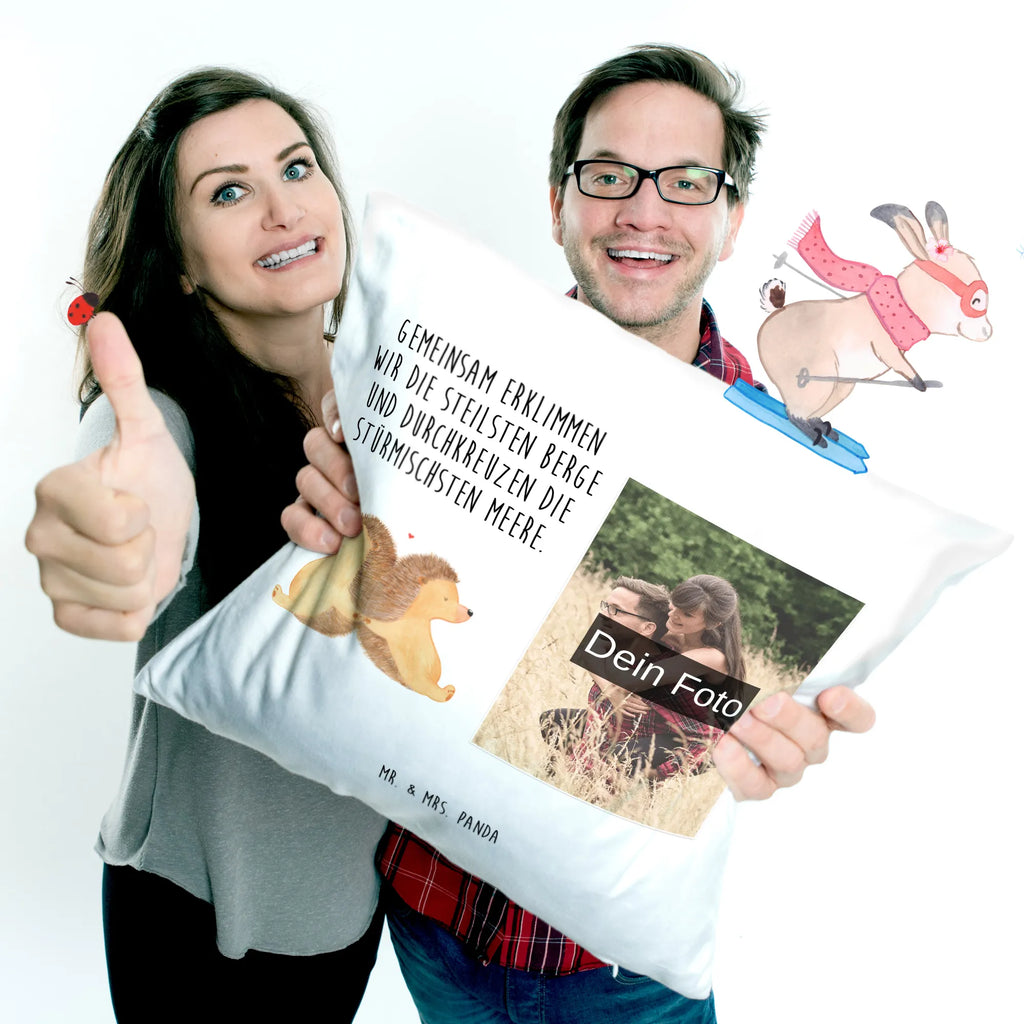 Personalized Photo Pillow Hedgehogs holding hands Personalisiertes Foto Kissen, Liebe, Partner, Freund, Freundin, Ehemann, Ehefrau, Heiraten, Verlobung, Heiratsantrag, Liebesgeschenk, Jahrestag, Hocheitstag, Igel, Igelliebe, Hand in Hand, Liebesbeweis, große Liebe, Liebesbotschaft, Hochzeit, Lieblingsmensch, Gemeinsamkeit, Love, Geschenk für zwei