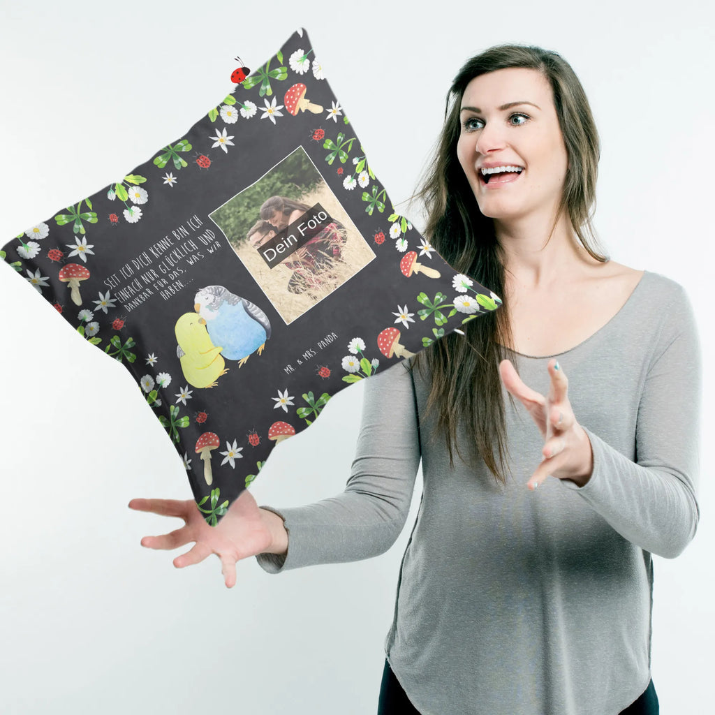 Personalized Photo Pillow Parakeets in love Personalisiertes Foto Kissen, Liebe, Partner, Freund, Freundin, Ehemann, Ehefrau, Heiraten, Verlobung, Heiratsantrag, Liebesgeschenk, Jahrestag, Hocheitstag, Vertrauen, Nähe, Wellensittich, Vögel, Kuscheln