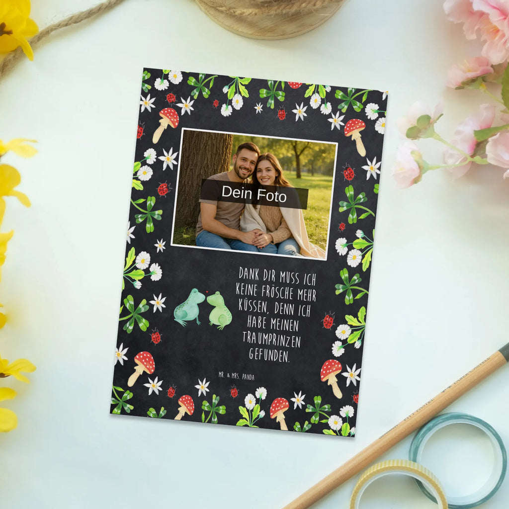 Personalisierte Foto Postkarte Frosch Liebe Personalisierte Foto Postkarte, Freundin, Freund, Liebe, Liebesgeschenk, Jahrestag, Verlobung, Partner, Ehemann, Ehefrau, Heiraten, Heiratsantrag, Hocheitstag, Verlobt, Verheiratet, Liebesbeweis, Hochzeitstag, Verliebt, Frosch, Frösche, Geschenk Freundin, Fröschchen, Geschenk Hochzeit, Geschenk Freund, Froschkönig