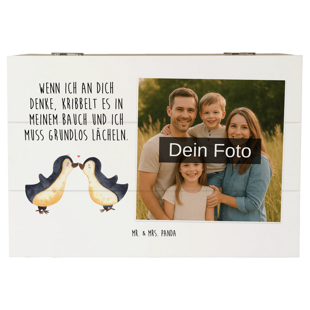 Personalisierte Foto Holzkiste Pinguine Kuss Personalisierte Foto Holzkiste, Liebe, Partner, Freund, Freundin, Ehemann, Ehefrau, Heiraten, Verlobung, Heiratsantrag, Liebesgeschenk, Jahrestag, Hocheitstag, Mitbringsel, Hochzeitstag, für Ehemann, für Männer, Geschenk für Partner, Valentinstag, Geschenk für Frauen, Liebesbeweis, Geschenk für Freundin