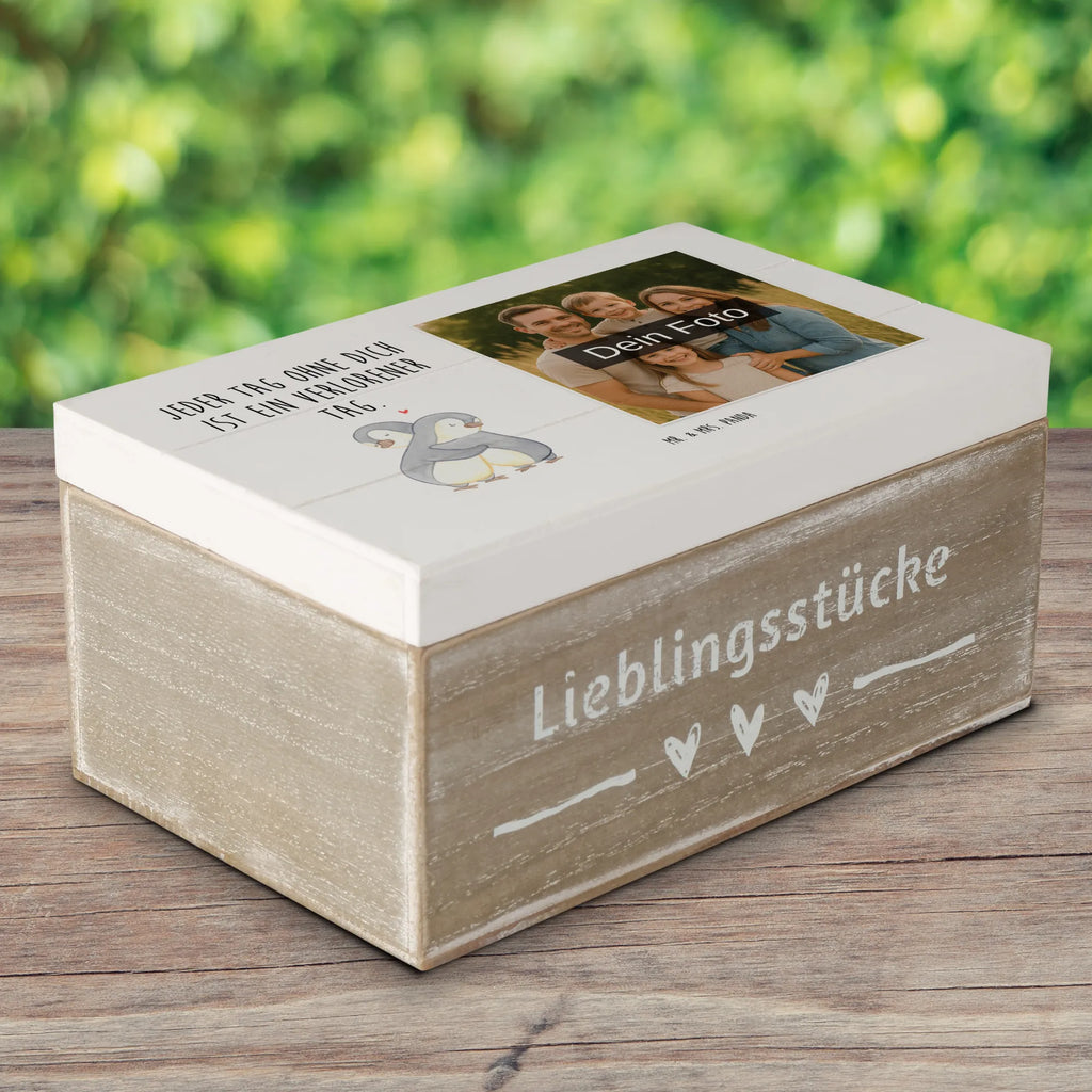 Personalisierte Foto Holzkiste Pinguine Kuscheln Personalisierte Foto Holzkiste, Liebe, Partner, Freund, Freundin, Ehemann, Ehefrau, Heiraten, Verlobung, Heiratsantrag, Liebesgeschenk, Jahrestag, Hocheitstag, Liebesbeweis, Hochzeitstag, Geschenk für Partner, Mitbringsel, Geschenk für Freundin, für Ehemann, Valentinstag, für Männer, Geschenk für Frauen