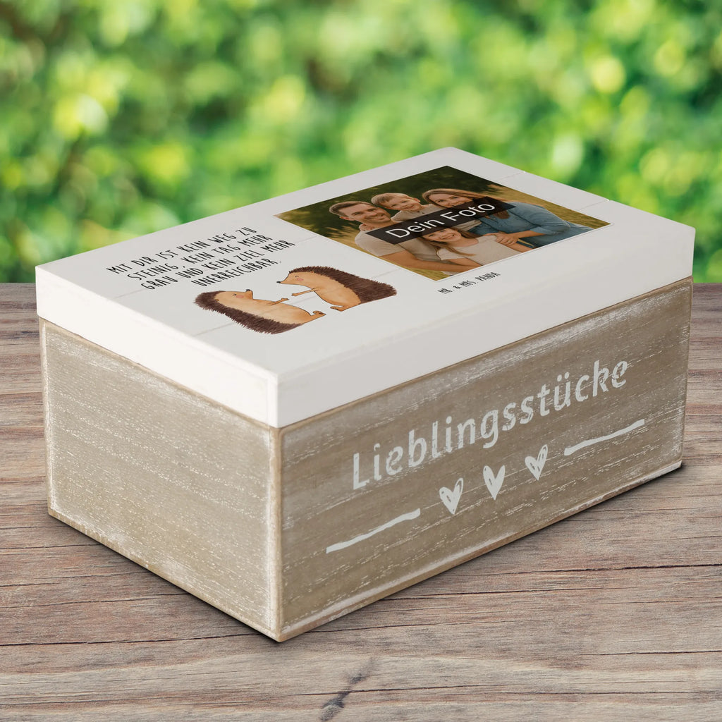 Personalisierte Foto Holzkiste Igel Liebe Personalisierte Foto Holzkiste, Liebe, Partner, Freund, Freundin, Ehemann, Ehefrau, Heiraten, Verlobung, Heiratsantrag, Liebesgeschenk, Jahrestag, Hocheitstag, Liebesbeweis, Geschenk, Verliebt, Verlobt, Igel, Verheiratet, Hochzeit, Hochzeitstag
