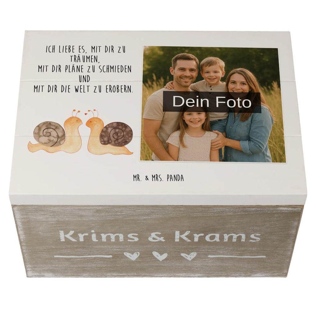 Personalisierte Foto Holzkiste Schnecken Liebe Personalisierte Foto Holzkiste, Liebe, Partner, Freund, Freundin, Ehemann, Ehefrau, Heiraten, Verlobung, Heiratsantrag, Liebesgeschenk, Jahrestag, Hocheitstag