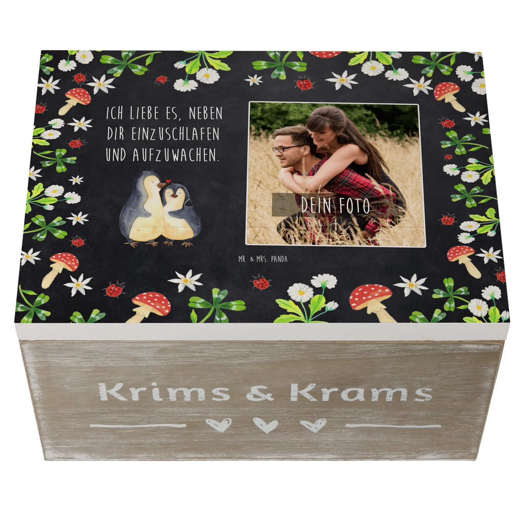 Personalisierte Foto Holzkiste Pinguine Einschlafen Personalisierte Foto Holzkiste, Liebe, Partner, Freund, Freundin, Ehemann, Ehefrau, Heiraten, Verlobung, Heiratsantrag, Liebesgeschenk, Jahrestag, Hocheitstag, für Ehemann, Geschenk für Freundin, Liebesbeweis, für Männer, Geschenk für Partner, Mitbringsel, Hochzeitstag, Valentinstag, Geschenk für Frauen