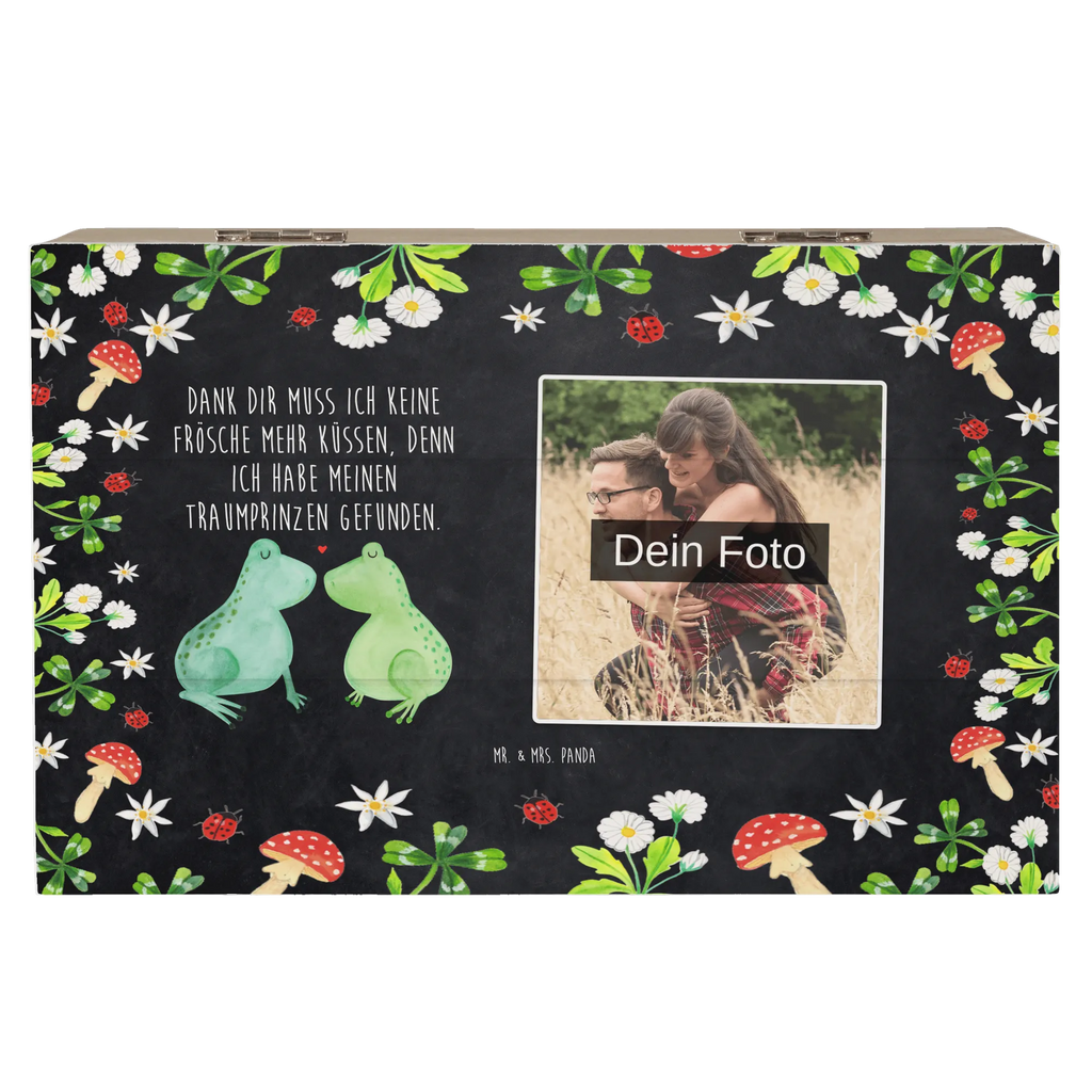 Personalizowana drewniana skrzynka na zdjęcia Żabia miłość Personalisierte Foto Holzkiste, Liebe, Partner, Freund, Freundin, Ehemann, Ehefrau, Heiraten, Verlobung, Heiratsantrag, Liebesgeschenk, Jahrestag, Hocheitstag, Frosch, Froschkönig, Verliebt, Hochzeitstag, Geschenk Hochzeit, Liebesbeweis, Fröschchen, Verlobt, Verheiratet, Frösche, Geschenk Freundin, Geschenk Freund