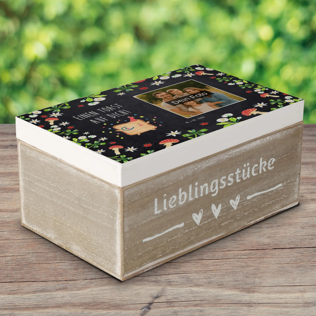 Personalisierte Foto Holzkiste Toast Party Personalisierte Foto Holzkiste, Liebe, Partner, Freund, Freundin, Ehemann, Ehefrau, Heiraten, Verlobung, Heiratsantrag, Liebesgeschenk, Jahrestag, Hocheitstag, Geschenk für Freundin, Mitbringsel, für Ehemann, Valentinstag, Geschenk für Frauen, Hochzeitstag, Geschenk für Partner, für Männer, Liebesbeweis