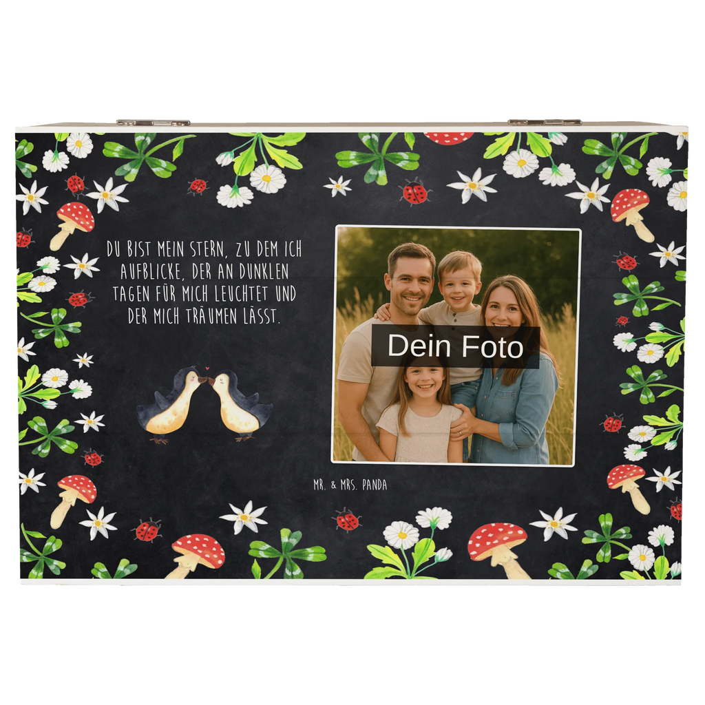 Personalisierte Foto Holzkiste Pinguin Liebe Personalisierte Foto Holzkiste, Liebe, Partner, Freund, Freundin, Ehemann, Ehefrau, Heiraten, Verlobung, Heiratsantrag, Liebesgeschenk, Jahrestag, Hocheitstag, Gastgeschenk, Geschenk Freund, Pinguin Liebe, Pinguin, Pinguinpaar, Geschenk Freundin, Pinguine, Pärchen. Liebespaar, Hochzeitstag, Verlobte, Hochzeit, Liebesbeweis, Liebesspruch, Verlobter, Love, Pinguin Paar, Geschenkidee, Paar, Geschenk Hochzeitstag