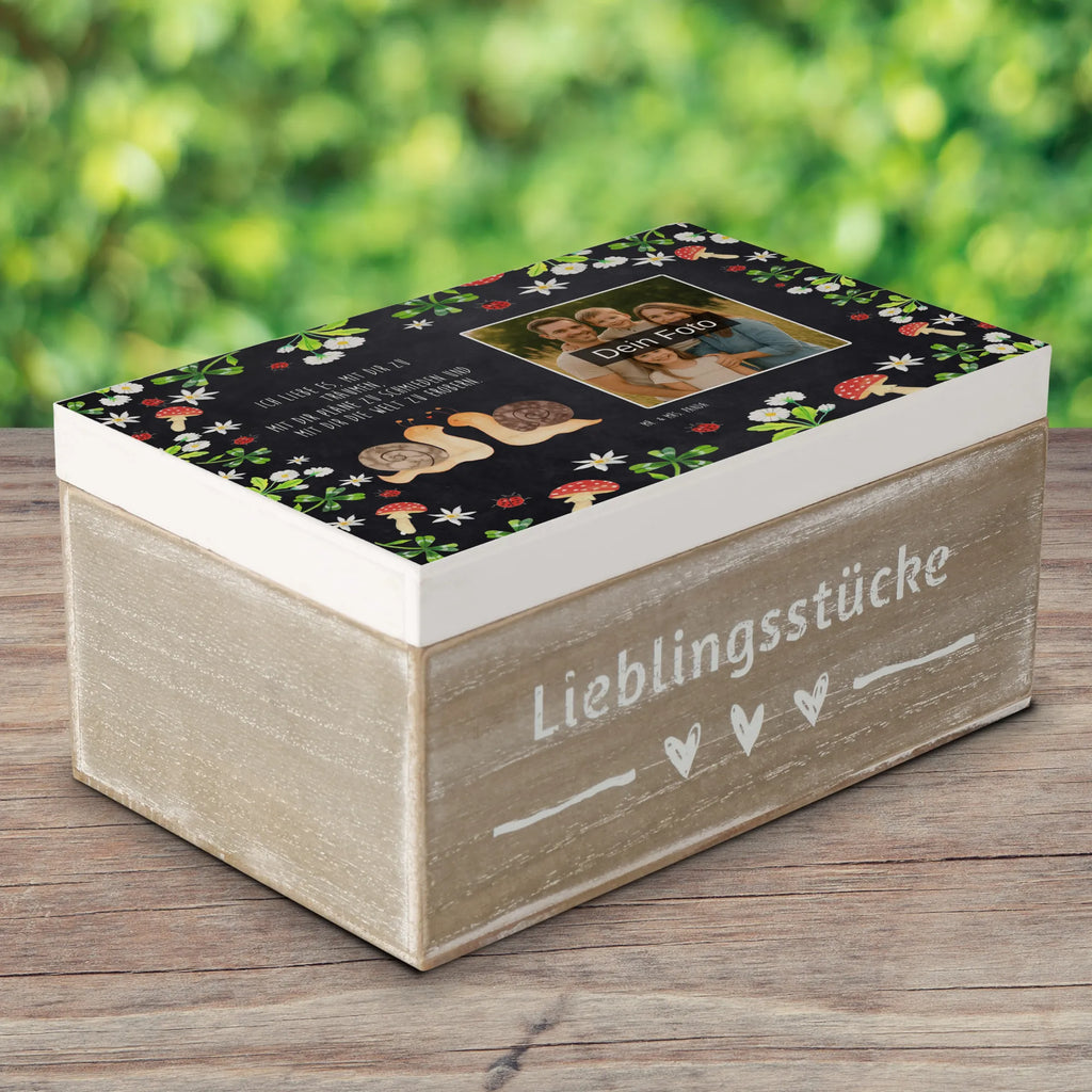 Personalisierte Foto Holzkiste Schnecken Liebe Personalisierte Foto Holzkiste, Liebe, Partner, Freund, Freundin, Ehemann, Ehefrau, Heiraten, Verlobung, Heiratsantrag, Liebesgeschenk, Jahrestag, Hocheitstag