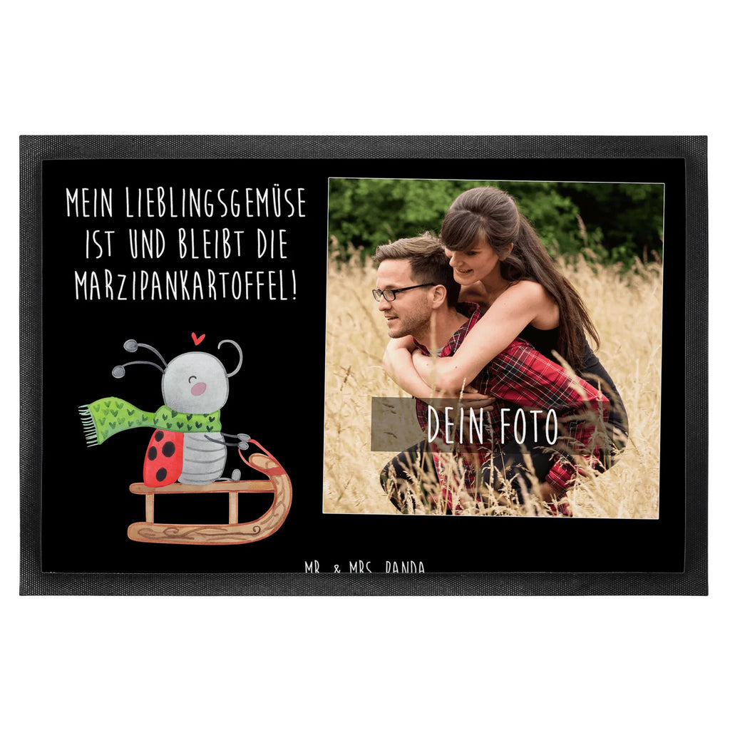 Personalized Photo Doormat Smörle sledding Personalisierte Foto Fußmatte, Winter, Weihnachten, Weihnachtsdeko, Nikolaus, Advent, Heiligabend, Wintermotiv, Schlittenfahren, Marzipan, Smörle