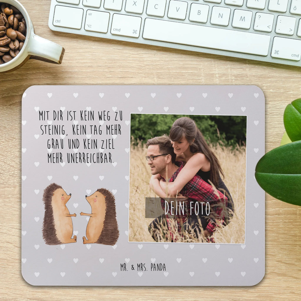 Personalized Photo Mousepad Hedgehogs in love Personalisiertes Foto Mauspad, Liebe, Partner, Freund, Freundin, Ehemann, Ehefrau, Heiraten, Verlobung, Heiratsantrag, Liebesgeschenk, Jahrestag, Hocheitstag, Geschenk, Igel, Verheiratet, Hochzeitstag, Verliebt, Verlobt, Liebesbeweis, Hochzeit
