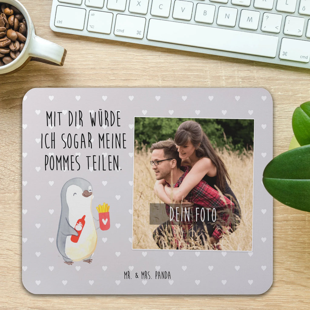 Personalisiertes Foto Mauspad Pinguin Pommes Personalisiertes Foto Mauspad, Liebe, Partner, Freund, Freundin, Ehemann, Ehefrau, Heiraten, Verlobung, Heiratsantrag, Liebesgeschenk, Jahrestag, Hocheitstag, Valentinstag, Hochzeitstag, Geschenk für Partner, Geschenk für Freundin, Liebesbeweis, für Männer, für Ehemann, Mitbringsel, Geschenk für Frauen