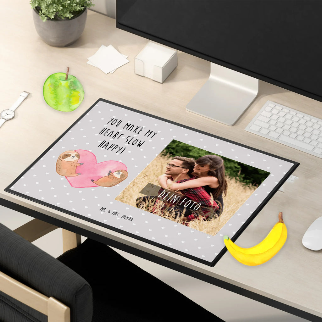 Personalized Photo Desk Mat sloths Heart Personalisierte Foto Schreibtischunterlage, Liebe, Partner, Freund, Freundin, Ehemann, Ehefrau, Heiraten, Verlobung, Heiratsantrag, Liebesgeschenk, Jahrestag, Hocheitstag, Geschenk für Frauen, Geschenk für Freundin, Hochzeitstag, Liebesbeweis, für Ehemann, Mitbringsel, Valentinstag, Geschenk für Partner, für Männer