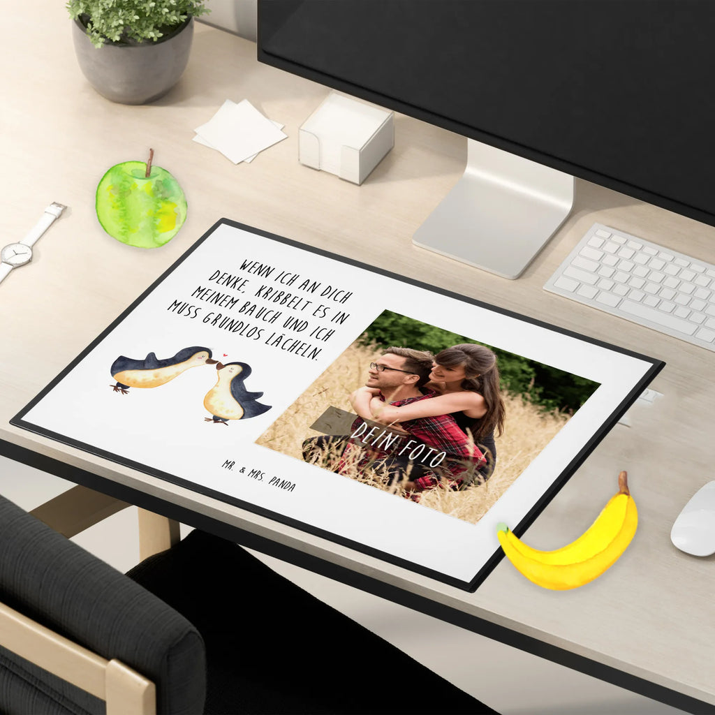 Personalized Photo Desk Mat penguins kiss Personalisierte Foto Schreibtischunterlage, Liebe, Partner, Freund, Freundin, Ehemann, Ehefrau, Heiraten, Verlobung, Heiratsantrag, Liebesgeschenk, Jahrestag, Hocheitstag, für Männer, Liebesbeweis, Hochzeitstag, für Ehemann, Geschenk für Partner, Geschenk für Frauen, Valentinstag, Geschenk für Freundin, Mitbringsel
