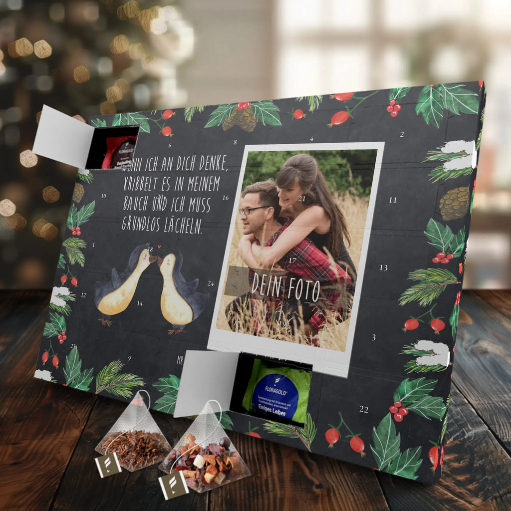 Personalisierter Tee Foto Adventskalender Pinguine Kuss Personalisierter Tee Foto Adventskalender, Freundin, Freund, Liebe, Liebesgeschenk, Jahrestag, Verlobung, Partner, Ehemann, Ehefrau, Heiraten, Heiratsantrag, Hocheitstag, für Ehemann, Liebesbeweis, Valentinstag, Mitbringsel, Geschenk für Frauen, Hochzeitstag, Geschenk für Freundin, Geschenk für Partner, für Männer
