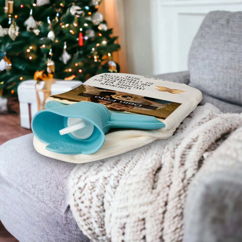 Personalisierte Foto Wärmflasche Igel händchenhaltend Personalisierte Foto Wärmflasche, Liebe, Partner, Freund, Freundin, Ehemann, Ehefrau, Heiraten, Verlobung, Heiratsantrag, Liebesgeschenk, Jahrestag, Hocheitstag, Igel, Lieblingsmensch, Hand in Hand, Gemeinsamkeit, Love, Geschenk für zwei, Liebesbeweis, Liebesbotschaft, Igelliebe, Hochzeit, große Liebe