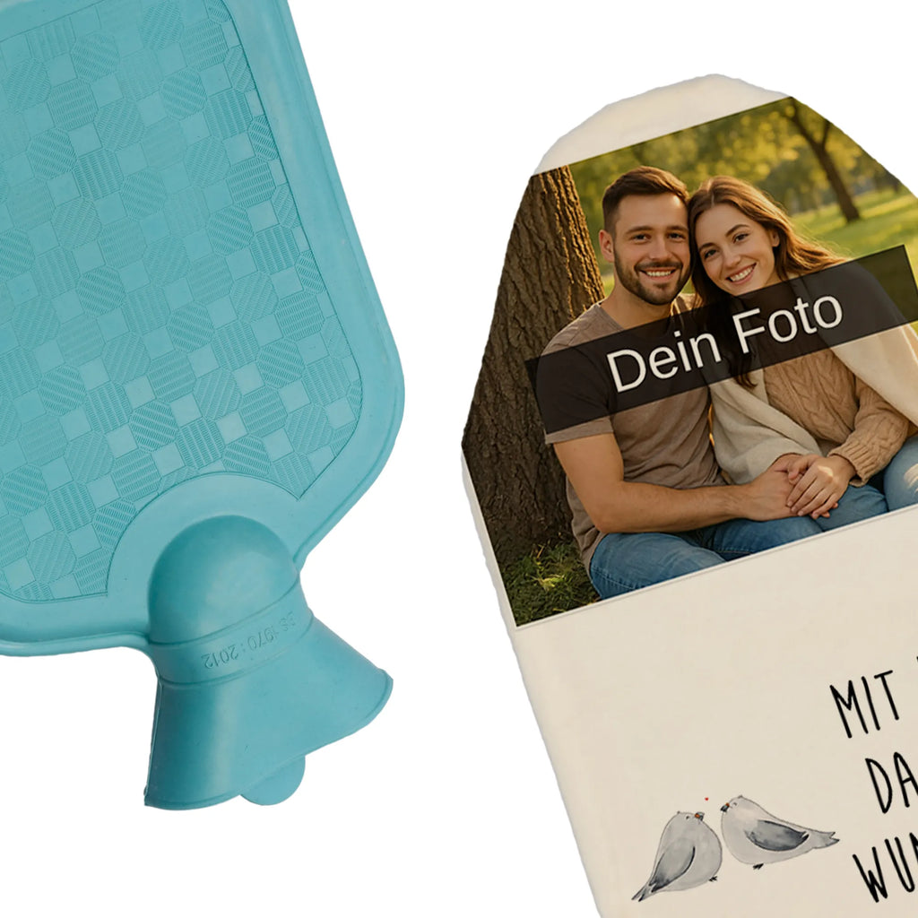 Personalisierte Foto Wärmflasche Turteltauben Liebe Personalisierte Foto Wärmflasche, Liebe, Partner, Freund, Freundin, Ehemann, Ehefrau, Heiraten, Verlobung, Heiratsantrag, Liebesgeschenk, Jahrestag, Hocheitstag, Geschenk Hochzeit, Verliebt, Liebesbeweis, Hochzeitstag, Verlobt, Turteltäubchen, Geschenk Freundin, Verheiratet, Geschenk Freund, Tauben, Turteltauben
