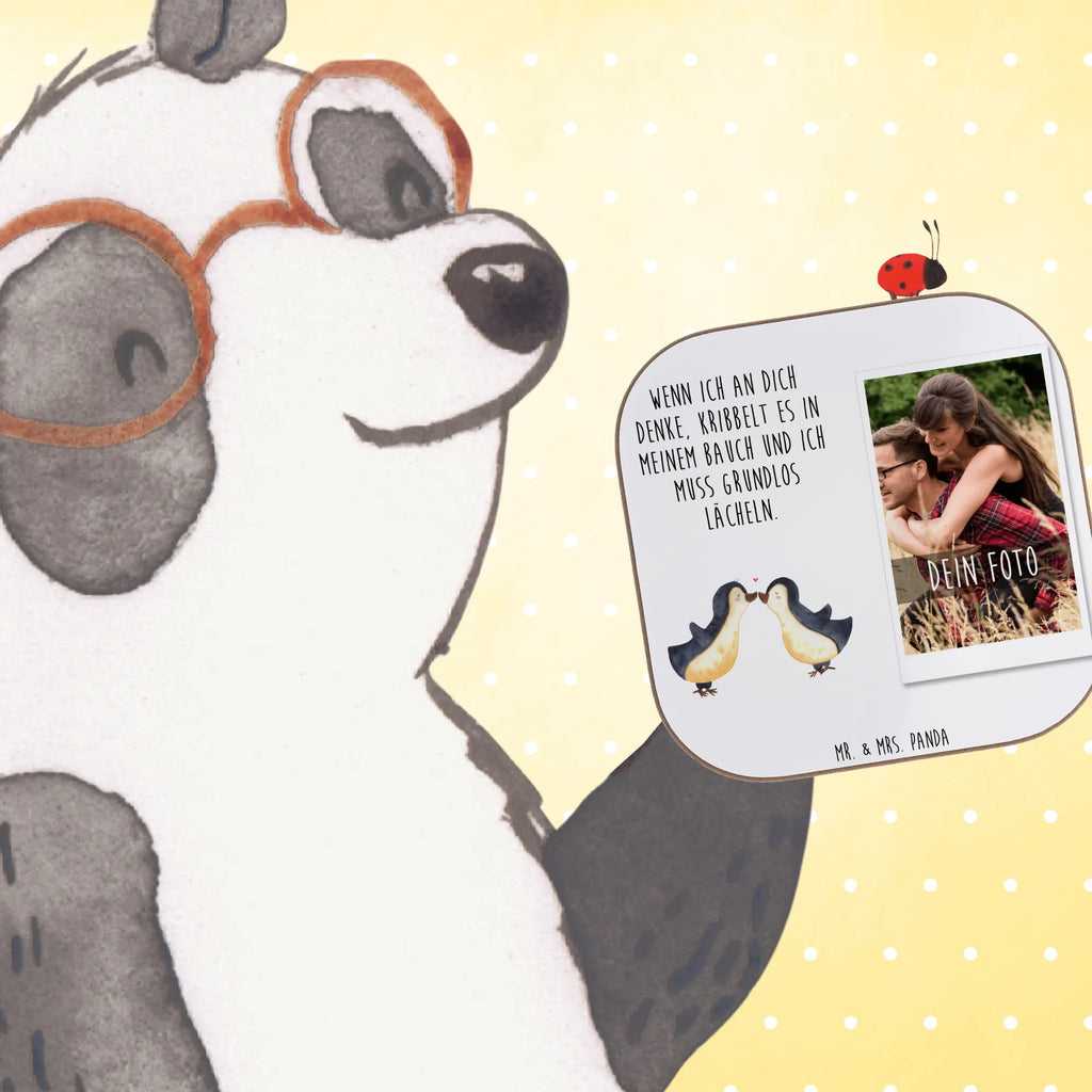 Personalisierter Foto Untersetzer Pinguine Kuss Personalisierter Foto Untersetzer, Liebe, Partner, Freund, Freundin, Ehemann, Ehefrau, Heiraten, Verlobung, Heiratsantrag, Liebesgeschenk, Jahrestag, Hocheitstag, Geschenk für Frauen, Geschenk für Partner, Mitbringsel, für Männer, Hochzeitstag, Liebesbeweis, Geschenk für Freundin, Valentinstag, für Ehemann