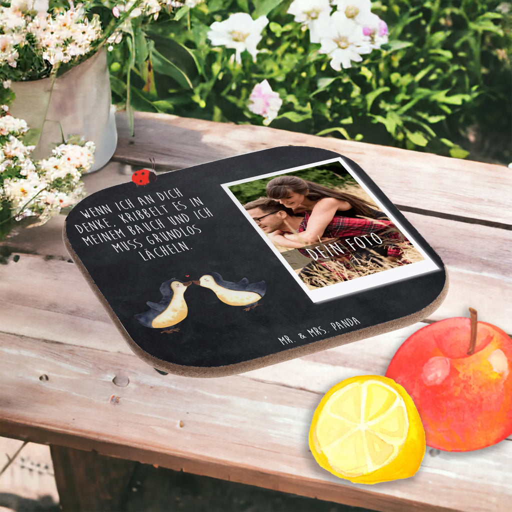 Personalisierter Foto Untersetzer Pinguine Kuss Personalisierter Foto Untersetzer, Liebe, Partner, Freund, Freundin, Ehemann, Ehefrau, Heiraten, Verlobung, Heiratsantrag, Liebesgeschenk, Jahrestag, Hocheitstag, Geschenk für Frauen, Geschenk für Partner, Mitbringsel, für Männer, Hochzeitstag, Liebesbeweis, Geschenk für Freundin, Valentinstag, für Ehemann