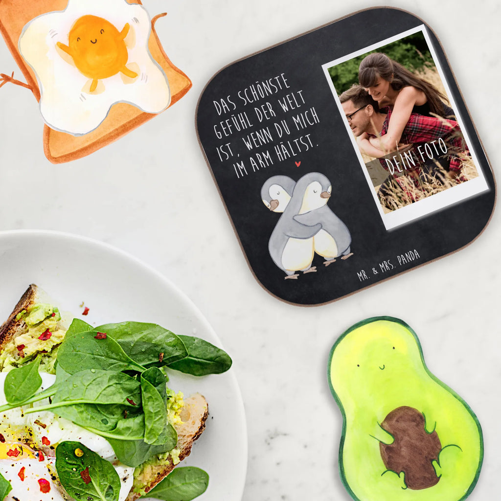Personalisierter Foto Untersetzer Pinguine Kuscheln Personalisierter Foto Untersetzer, Liebe, Partner, Freund, Freundin, Ehemann, Ehefrau, Heiraten, Verlobung, Heiratsantrag, Liebesgeschenk, Jahrestag, Hocheitstag, Liebesbeweis, für Männer, für Ehemann, Geschenk für Partner, Geschenk für Frauen, Mitbringsel, Geschenk für Freundin, Valentinstag, Hochzeitstag