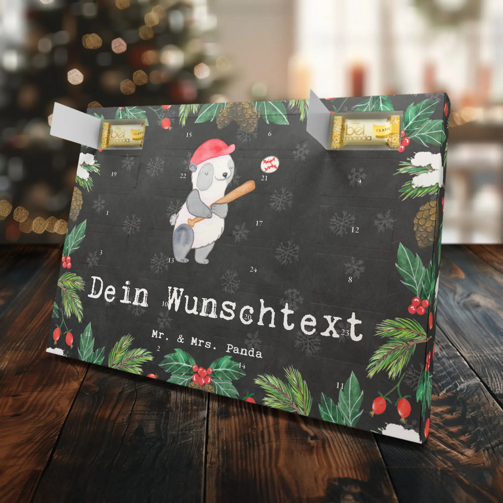Personalisierter Marzipan Adventskalender Panda Baseball spielen Personalisierter Marzipan Adventskalender, Geschenk, Sport, Sportart, Hobby, Schenken, Danke, Dankeschön, Auszeichnung, Gewinn, Sportler, Baseball Spielen, Baseball spielen, Baseballplatz, Baseballverein, Baseball Match, Ballsport