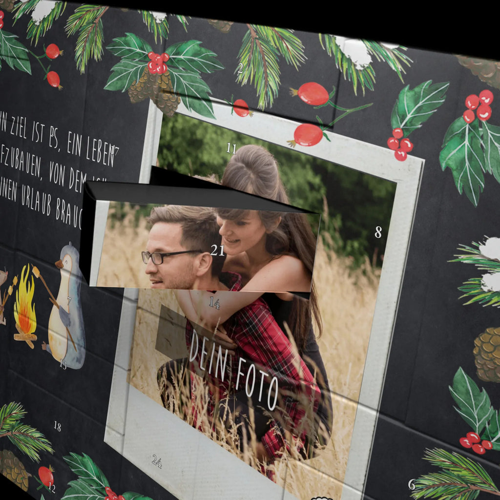 Personalisierter Befüllbarer Foto Adventskalender Pinguin Lagerfeuer Adventskalender mit Eigenem Bild, Adventskalender mit Foto, Weihnachtskalender mit Foto, Personalisierter Befüllbarer Foto Adventskalender, Personalisierter Adventskalender, Adventskalender Eigenes Foto, Foto Adventskalender, Pinguin, Lebensmotivation, Liebe, Lagerfeuer, Arbeit, Feuer, Job, Büro, Pinguine, Marshmallows, Maus, Büroalltag, Motivation, Neustart, Lebensspruch, Leben, Grillen