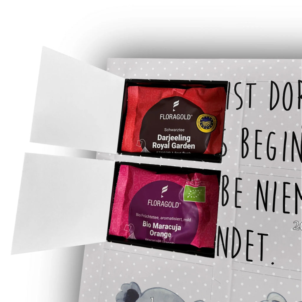 Personalisierter Tee Foto Adventskalender Koala Familie Personalisierter Tee Foto Adventskalender, Muttertag, Vatertag, Mama, Papa, Oma, Opa, Familie, Schwester, Bruder, Geschwister, Koalas, Kinder, Family, Familienleben, Koala