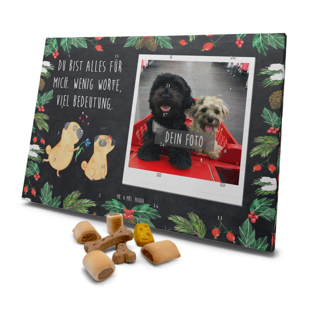 Personalisierter Hunde Foto Adventskalender Mops Verliebt Personalisierter Hunde Foto Adventskalender, Sprüche, Hund, Hunderasse, Hundebesitzer, Hundemotiv, Haustier, Tierliebhaber, Liebesspruch. Verlobt, Mops, Liebe, Möpse, Partner, Geschenk Freund, Verliebt, Hundeliebe