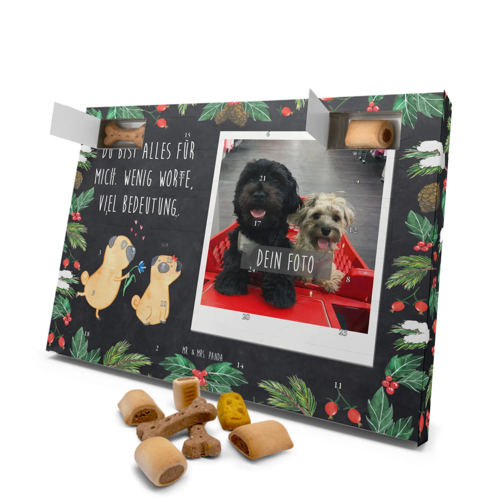 Personalisierter Hunde Foto Adventskalender Mops Verliebt Personalisierter Hunde Foto Adventskalender, Sprüche, Hund, Hunderasse, Hundebesitzer, Hundemotiv, Haustier, Tierliebhaber, Liebesspruch. Verlobt, Mops, Liebe, Möpse, Partner, Geschenk Freund, Verliebt, Hundeliebe