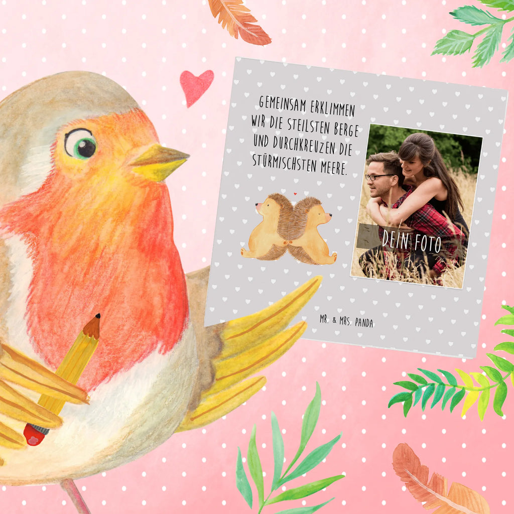 Personalized Photo Deluxe Card Hedgehogs holding hands Personalisierte Foto Grußkarte, Liebe, Partner, Freund, Freundin, Ehemann, Ehefrau, Heiraten, Verlobung, Heiratsantrag, Liebesgeschenk, Jahrestag, Hocheitstag, Lieblingsmensch, Hand in Hand, Gemeinsamkeit, Igelliebe, große Liebe, Love, Geschenk für zwei, Liebesbeweis, Hochzeit, Liebesbotschaft, Igel